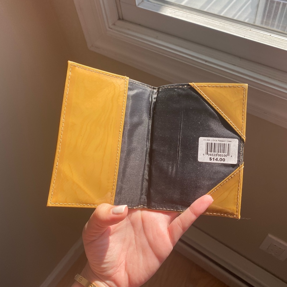 PASSPORT CASE - Picture 3 of 3